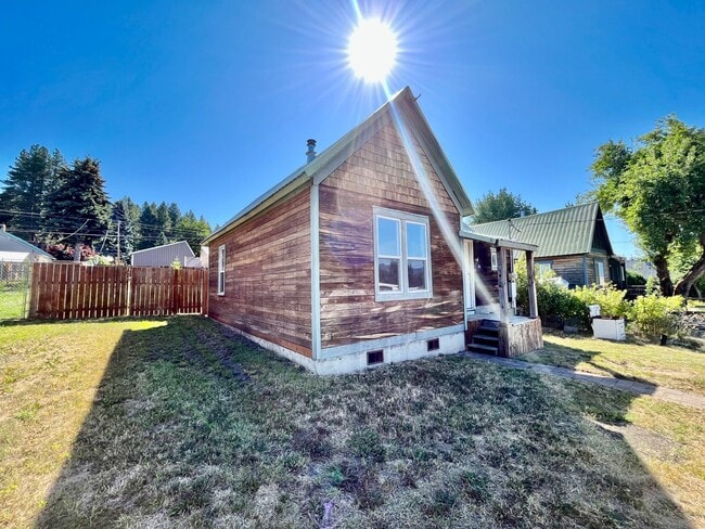 531 3rd St in Ronald, WA - Building Photo - Building Photo