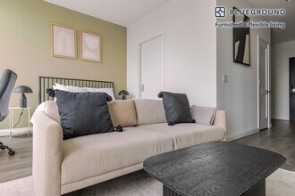 1000 S Michigan Ave in Chicago, IL - Building Photo - Building Photo