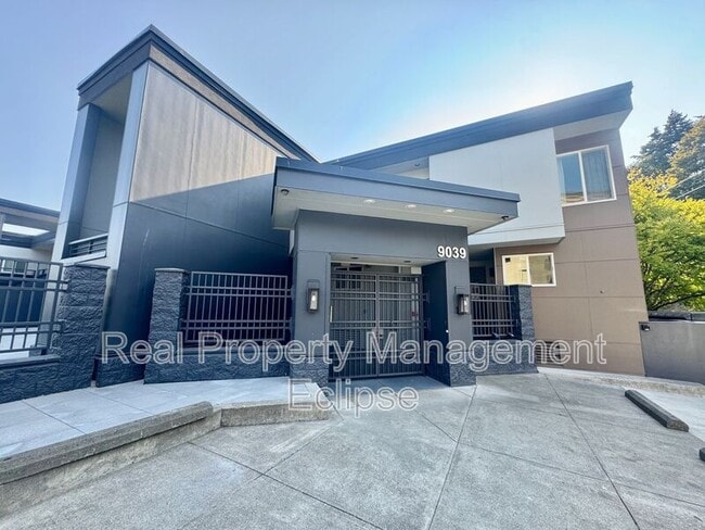 property at 9039 NE Juanita Dr