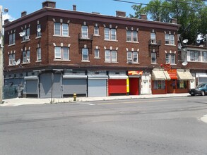 50-60 Wood Ave in Bridgeport, CT - Foto de edificio - Building Photo