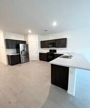 7409 N 127th Ave in Glendale, AZ - Foto de edificio - Building Photo