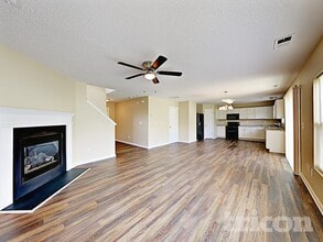 4319 Stone Mountain Dr in Gastonia, NC - Foto de edificio - Building Photo