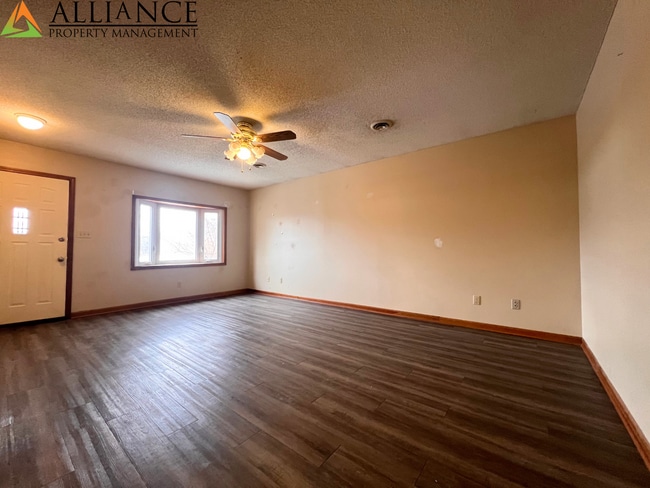 506 Mustang Dr in Ogden, KS - Building Photo - Building Photo