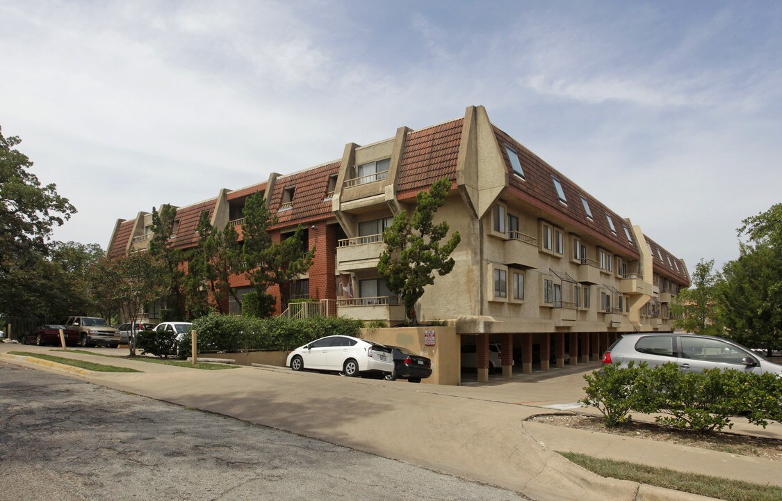 Sunchase in Austin, TX - Foto de edificio