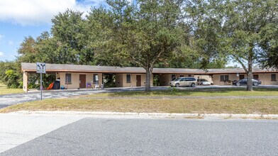 2564 Park Dr in Sanford, FL - Building Photo - Building Photo