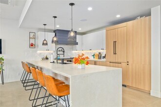 502 E Balboa Blvd in Newport Beach, CA - Building Photo - Building Photo