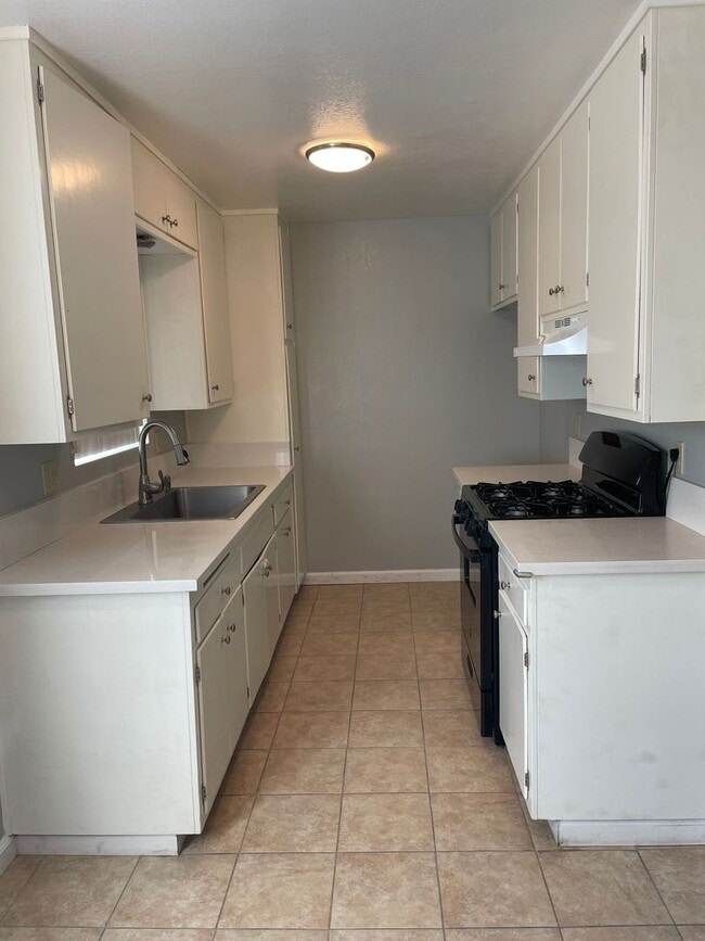 property at 225 N 7th St