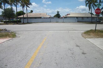 3597 W 72nd Pl in Hialeah, FL - Building Photo - Building Photo