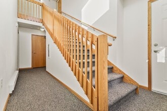 838 N Thompson Dr, Unit 2 in Madison, WI - Building Photo - Building Photo