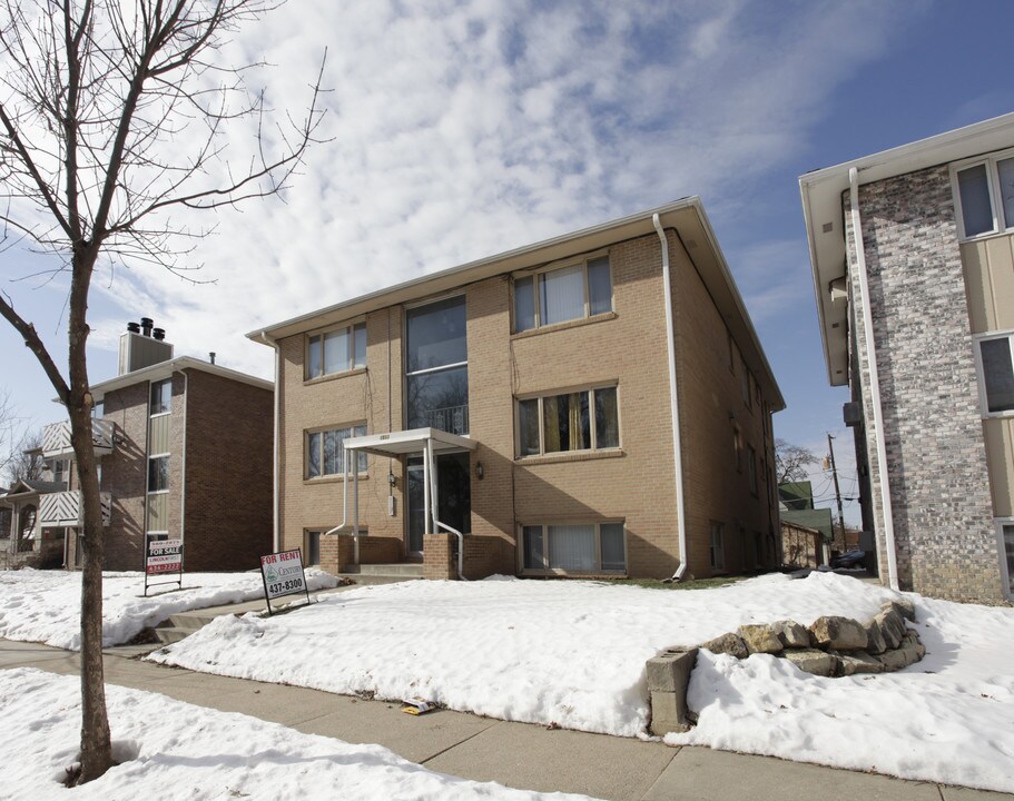 1533 S 21st St in Lincoln, NE - Foto de edificio