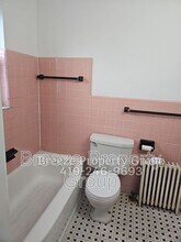 2445 W Bancroft St in Toledo, OH - Building Photo - Building Photo
