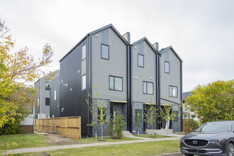 257 18 Av NE in Calgary, AB - Building Photo - Building Photo