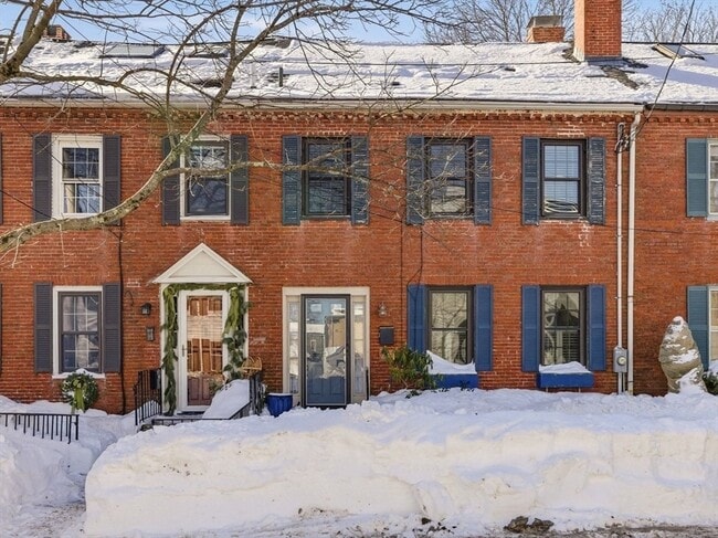 property at 25 Munroe St