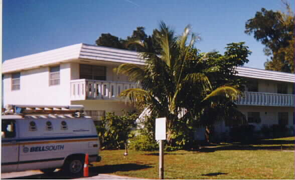 Tiffany Terrace in West Palm Beach, FL - Building Photo