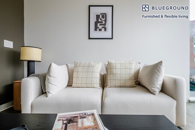 5 Glassworks Ave, Unit SI FL3-ID1289 in Cambridge, MA - Foto de edificio - Building Photo