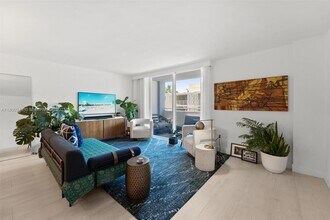 1658 Bay Rd in Miami Beach, FL - Building Photo - Building Photo