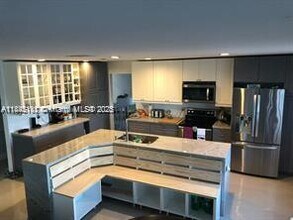 1650 Harbour Side Dr in Weston, FL - Building Photo - Building Photo