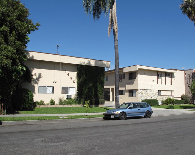 1455 S Norton Ave in Los Angeles, CA - Foto de edificio - Building Photo