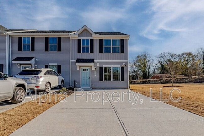 property at 3002 Oaksmere Dr