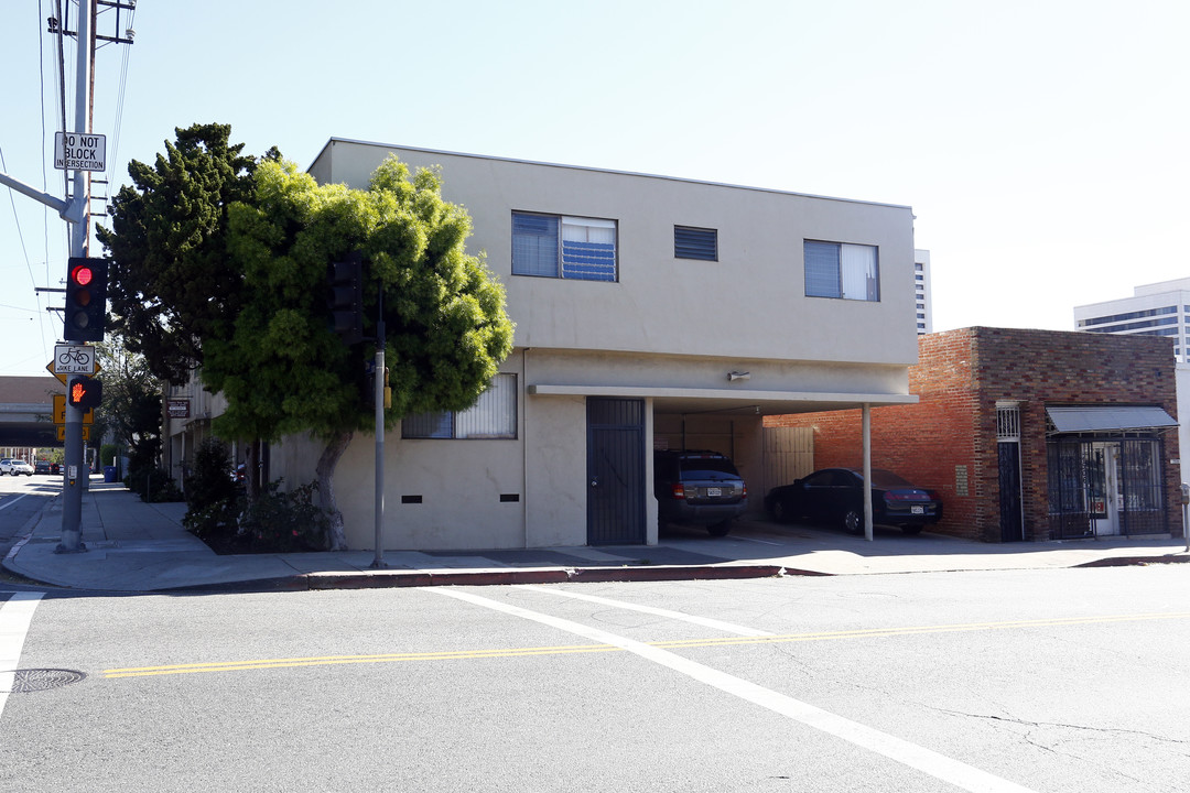 11290 Sawtelle Blvd in Los Angeles, CA - Building Photo