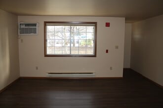 3508 S 43rd St, Unit 2 BR Condo with Garage in Milwaukee, WI - Building Photo - Building Photo