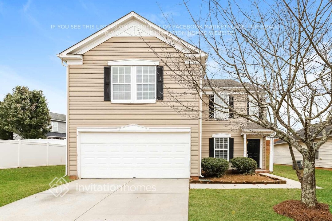 791 Runningbrook Ln in Rural Hall, NC - Building Photo