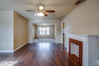 2416 32nd St in Lubbock, TX - Building Photo - Building Photo