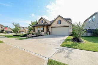 15426 Hill Country Oaks Ln in Cypress, TX - Building Photo - Building Photo