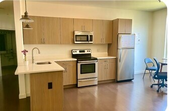 361 NEWARK Ave in Jersey City, NJ - Building Photo - Building Photo