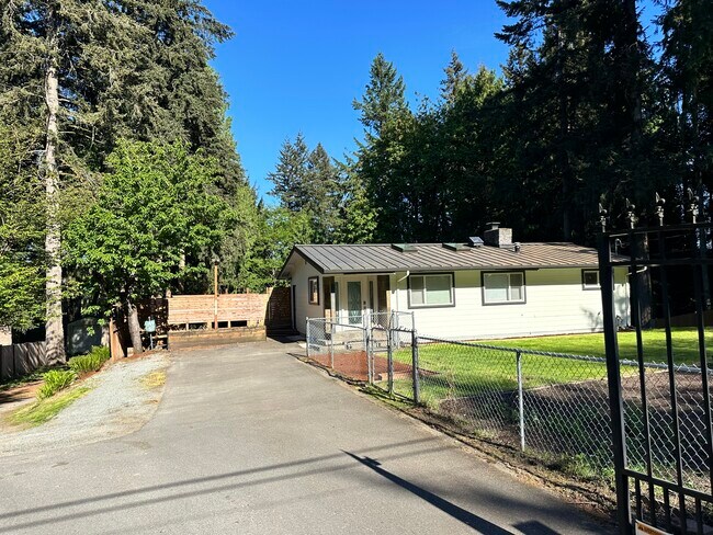 18234 120th Ave SE, Unit A in Renton, WA - Foto de edificio - Building Photo