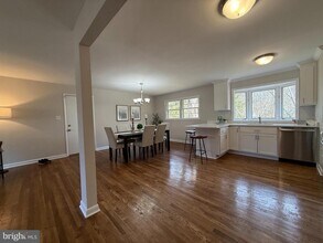 1101 Dead Run Dr in McLean, VA - Building Photo - Building Photo