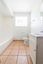 7901 S Paxton Chicago, IL 60617 in Chicago, IL - Building Photo - Building Photo