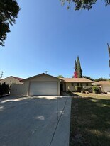 16063 Osborne St in Los Angeles, CA - Building Photo