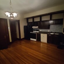 2215 Victor St in Cincinnati, OH - Building Photo - Building Photo