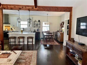 705 Lisa Dr in Austin, TX - Building Photo - Building Photo