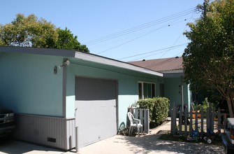 Eastside Cottages in Costa Mesa, CA - Building Photo - Building Photo