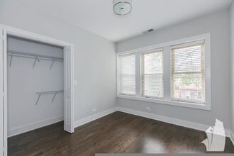 3925 N Janssen Ave, Unit 2 in Chicago, IL - Building Photo - Building Photo