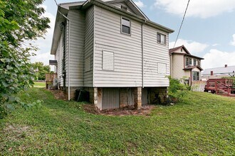 104 Taylor Blvd in Vine Grove, KY - Building Photo - Building Photo