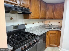 1400 Northgate Square in Reston, VA - Building Photo