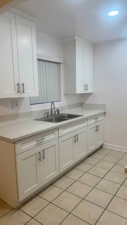 Chateau Du Roi Apartments in Downey, CA - Building Photo
