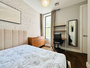 Furnished room/NOT APARTMENT in Brooklyn, NY - Building Photo - Building Photo