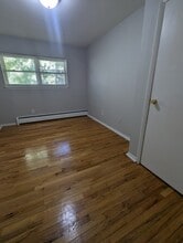 215 Blake St in New Haven, CT - Building Photo - Building Photo