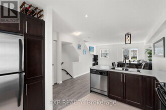 517 Simran Private in Ottawa, ON - Building Photo - Building Photo