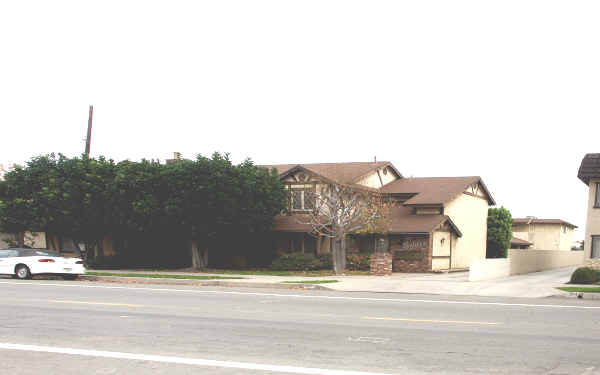 The Gables in Monterey Park, CA - Building Photo