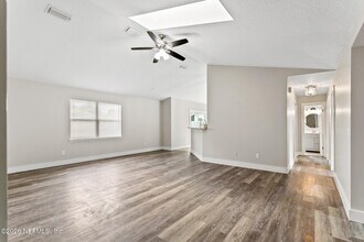 13335 Currituck Dr N in Jacksonville, FL - Building Photo - Building Photo