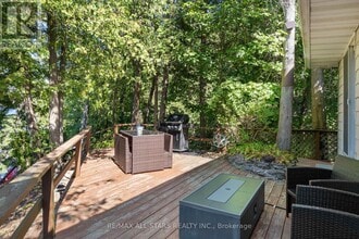 242 Francis St E in Kawartha Lakes, ON - Building Photo - Building Photo