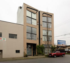 Granite Block in Vancouver, BC - Building Photo - Building Photo