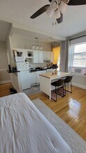 1169 Commonwealth Ave, Unit 201 in Boston, MA - Foto de edificio - Building Photo