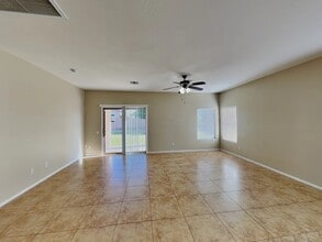 9314 W Bennet Plaza in Phoenix, AZ - Building Photo - Building Photo