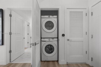 101 Diplomat Pkwy, Unit 1208 in Hallandale Beach, FL - Building Photo - Building Photo